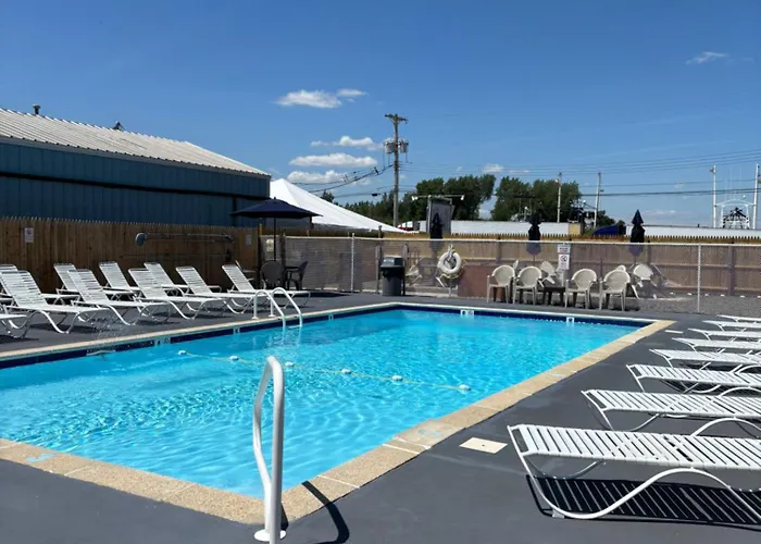 Shore Point Motel